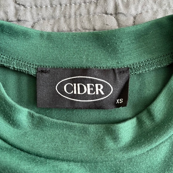 Cider Vibrant Green Short Sleeve Top - Picture 3 of 3